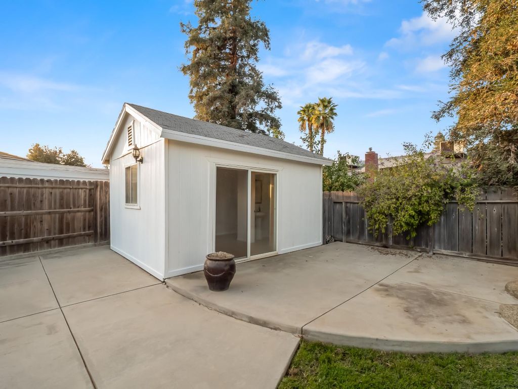 Image 27 of property listing at 2455 Trevor Court, Madera, CA 93637