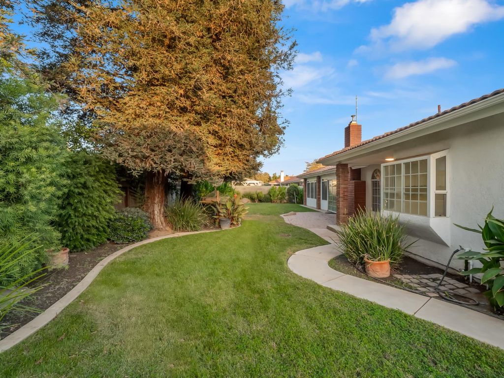 Image 32 of property listing at 2455 Trevor Court, Madera, CA 93637