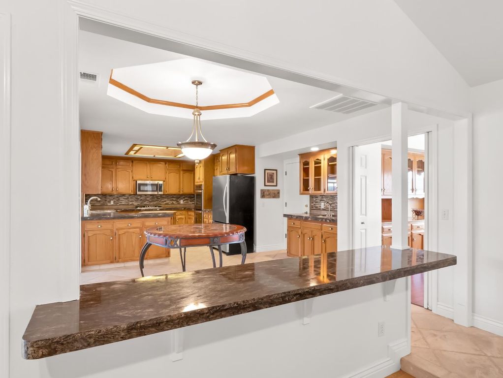 Image 5 of property listing at 2455 Trevor Court, Madera, CA 93637