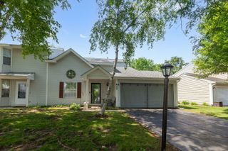 417 Newbury Drive, Island Lake, IL 60042