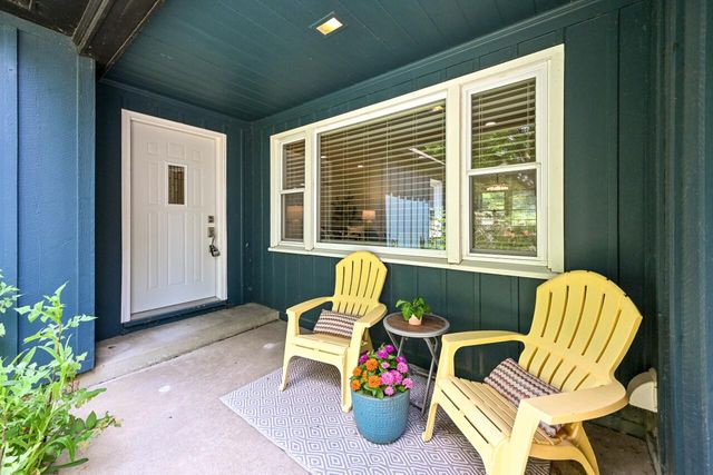 6836 N Yates ROAD, Fox Point, WI 53217