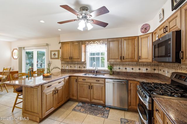 1432 Mizzen Avenue, Beachwood, NJ 08722