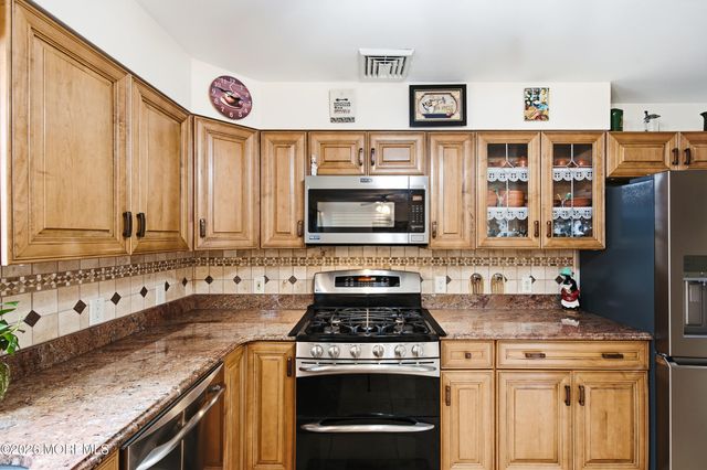 1432 Mizzen Avenue, Beachwood, NJ 08722