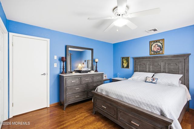 1432 Mizzen Avenue, Beachwood, NJ 08722