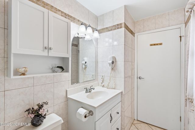 1432 Mizzen Avenue, Beachwood, NJ 08722