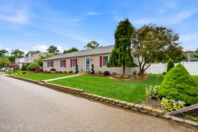 1432 Mizzen Avenue, Beachwood, NJ 08722