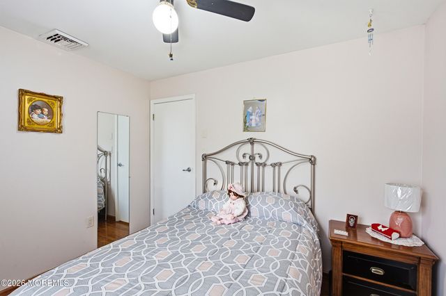 1432 Mizzen Avenue, Beachwood, NJ 08722