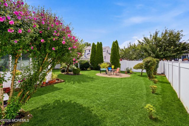 1432 Mizzen Avenue, Beachwood, NJ 08722