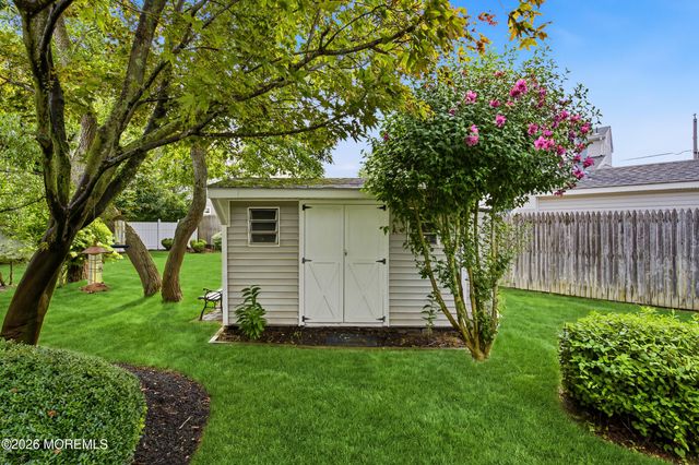 1432 Mizzen Avenue, Beachwood, NJ 08722