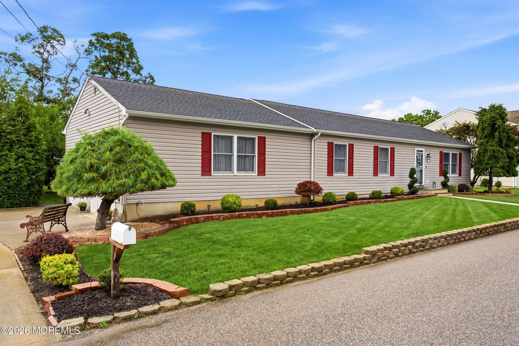 1432 Mizzen Avenue, Beachwood, NJ 08722