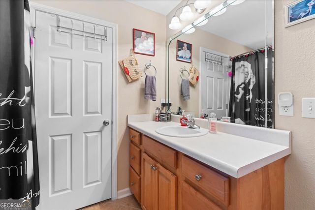 125 Amber Drive, Byron, GA 31008