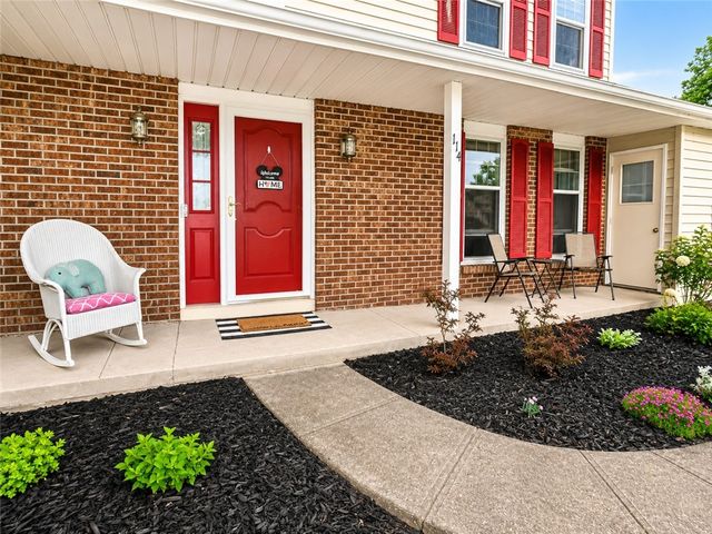 114 Oak Bridge Way, Greece, NY 14612