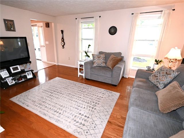 114 Oak Bridge Way, Greece, NY 14612