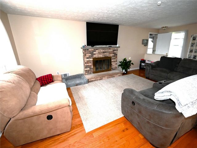 114 Oak Bridge Way, Greece, NY 14612