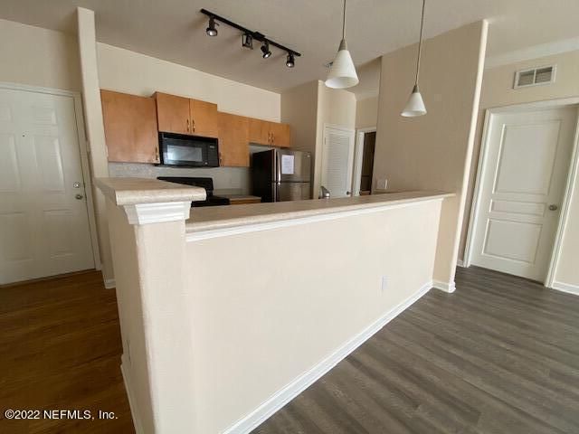 8290 GATE Parkway 1211, Jacksonville, FL 32216
