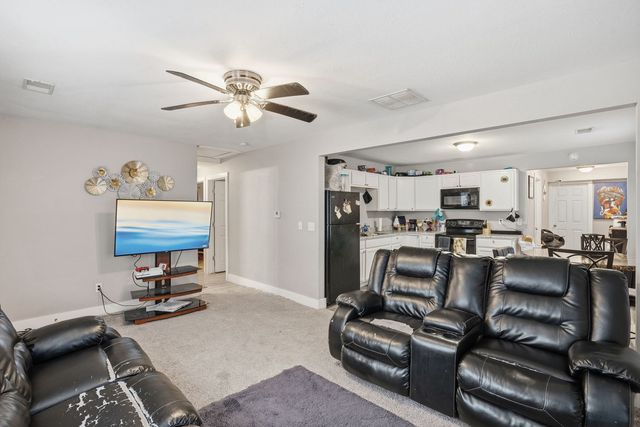 3202 W 67th Street, Davenport, IA 52806