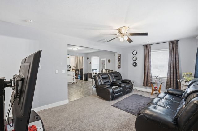 3202 W 67th Street, Davenport, IA 52806