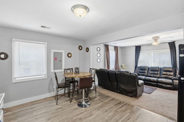 3202 W 67th Street, Davenport, IA 52806