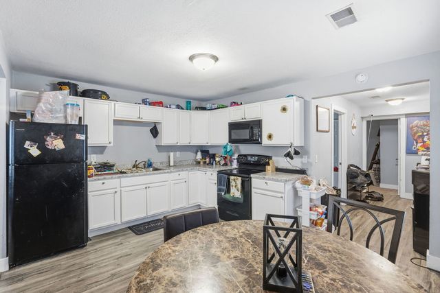 3202 W 67th Street, Davenport, IA 52806