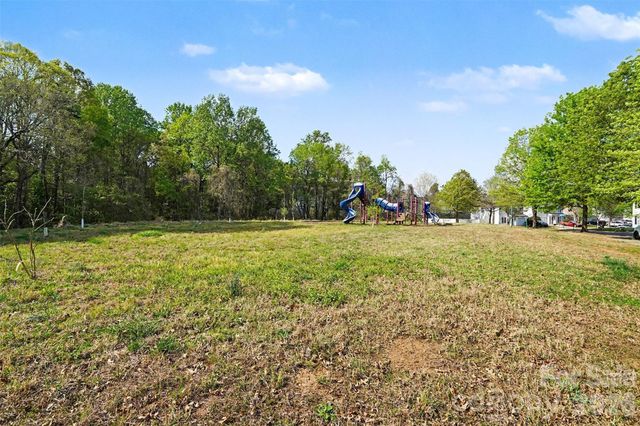 2648 Stream Bank Drive, Charlotte, NC 28269