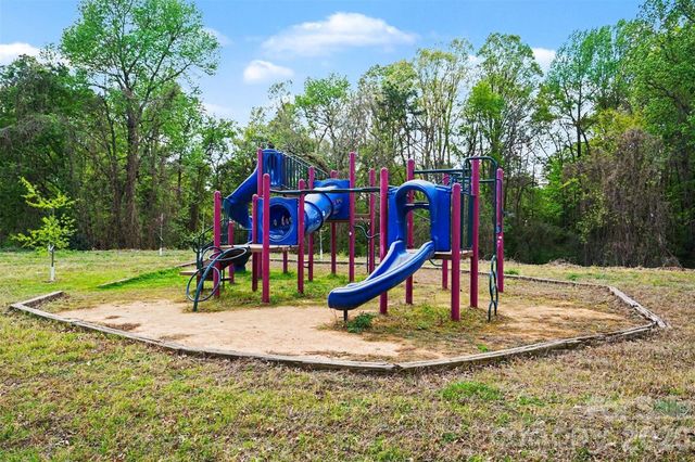 2648 Stream Bank Drive, Charlotte, NC 28269