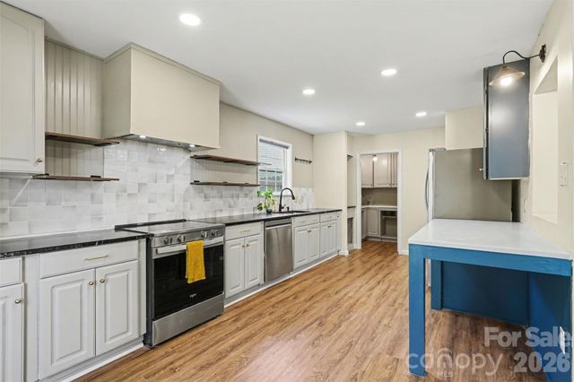 2648 Stream Bank Drive, Charlotte, NC 28269