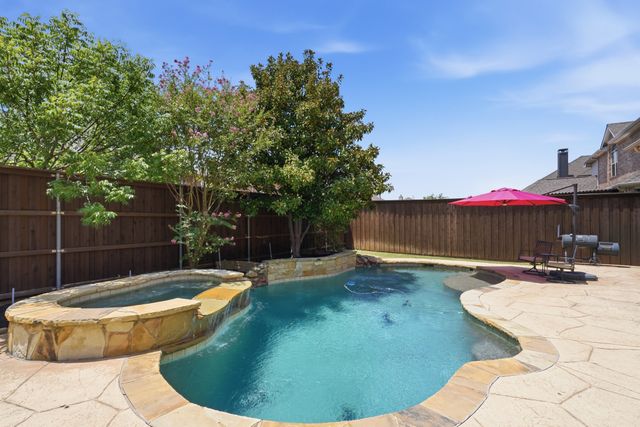 15701 Crown Cove Lane, Frisco, TX 75035