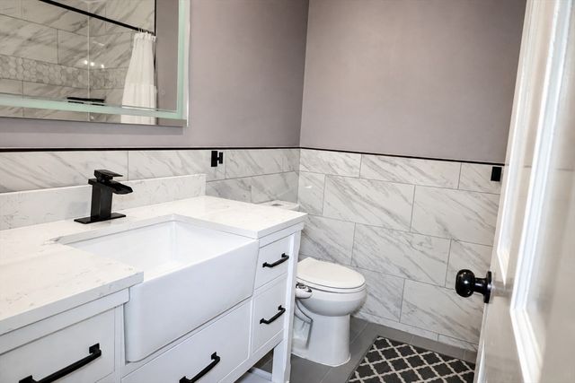 41 Burnett Rd 41, Revere, MA 02151