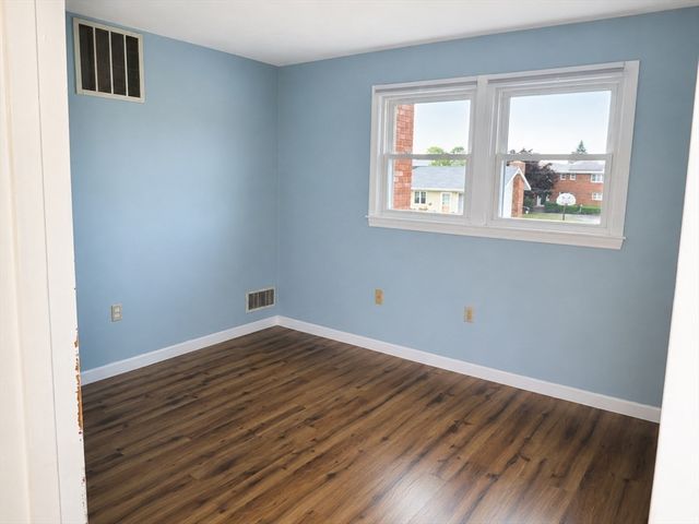 41 Burnett Rd 41, Revere, MA 02151