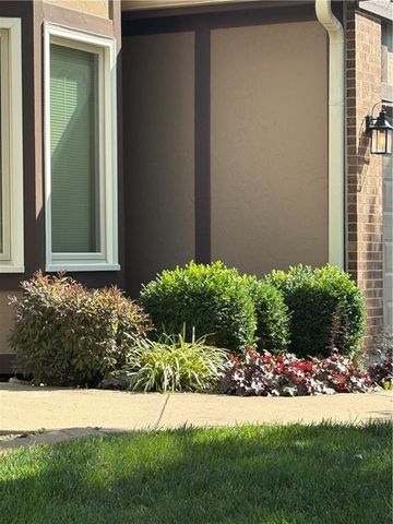 2010 Hidden Valley Drive, Pleasant Hill, MO 64080