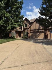 2010 Hidden Valley Drive, Pleasant Hill, MO 64080