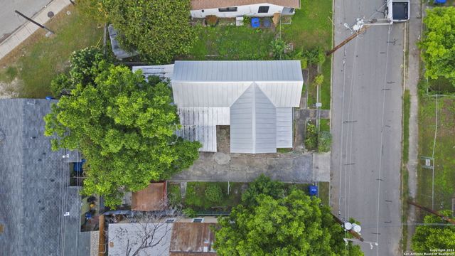 1020 W Poplar St, San Antonio, TX 78212