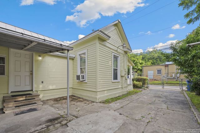 1020 W Poplar St, San Antonio, TX 78212