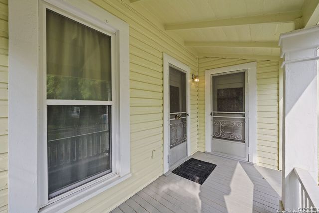 1020 W Poplar St, San Antonio, TX 78212