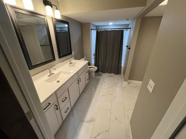 25130 Valley Dr Drive, Bettendorf, IA 52722