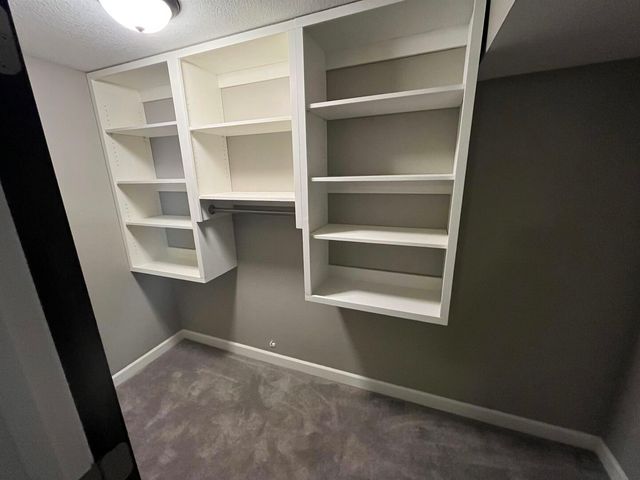 25130 Valley Dr Drive, Bettendorf, IA 52722