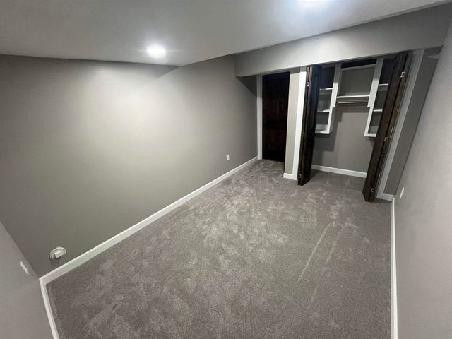 25130 Valley Dr Drive, Bettendorf, IA 52722