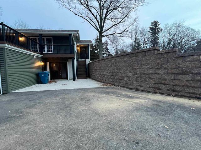 25130 Valley Dr Drive, Bettendorf, IA 52722