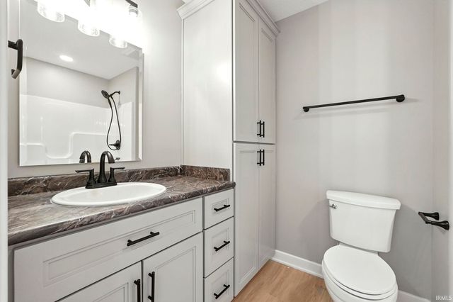 1216 Switchfoot Drive, Huntertown, IN 46748