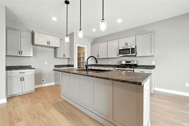 1216 Switchfoot Drive, Huntertown, IN 46748