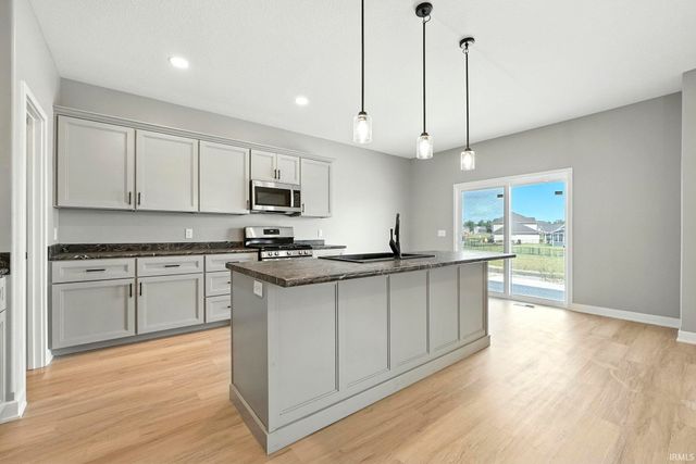 1216 Switchfoot Drive, Huntertown, IN 46748
