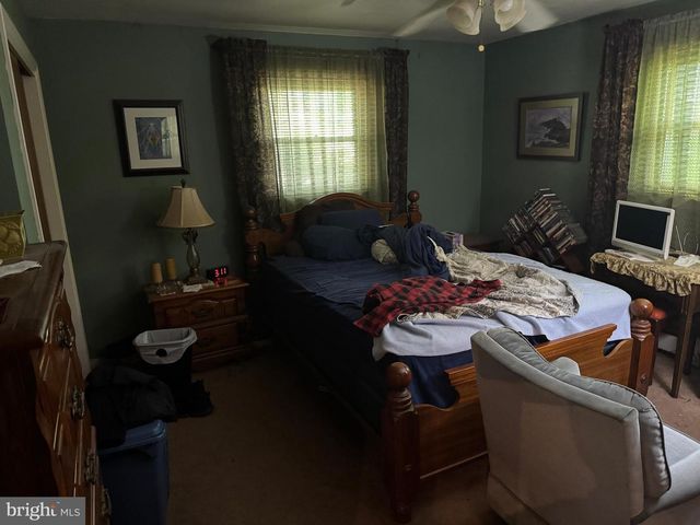 34 WOODLAND DR, Jacobus, PA 17407