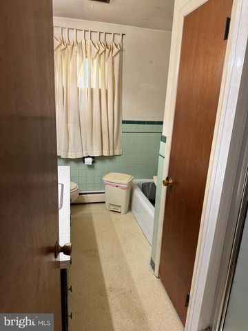 34 WOODLAND DR, Jacobus, PA 17407