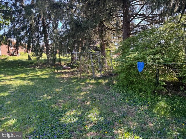 34 WOODLAND DR, Jacobus, PA 17407