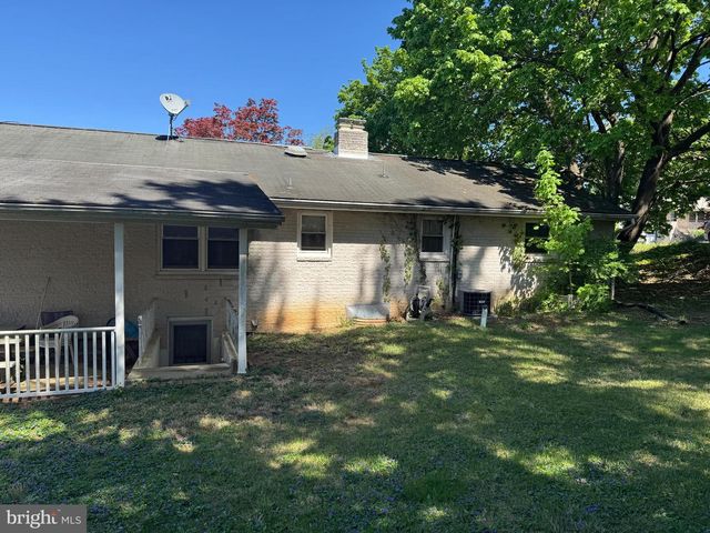 34 WOODLAND DR, Jacobus, PA 17407