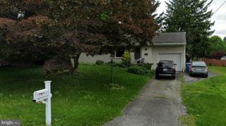 34 WOODLAND DR, Jacobus, PA 17407