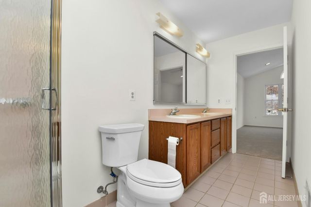 277 E Nighthawk Drive, Monroe, NJ 08831