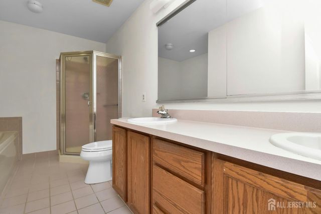 277 E Nighthawk Drive, Monroe, NJ 08831