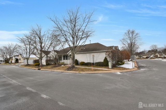 277 E Nighthawk Drive, Monroe, NJ 08831