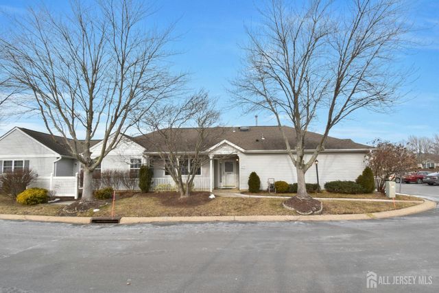 277 E Nighthawk Drive, Monroe, NJ 08831